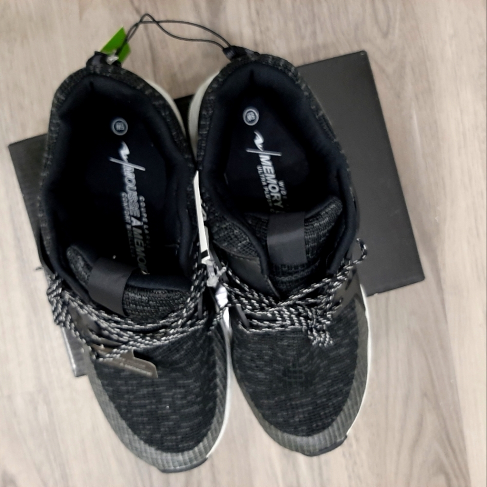 Boys size 5 black and grey runners